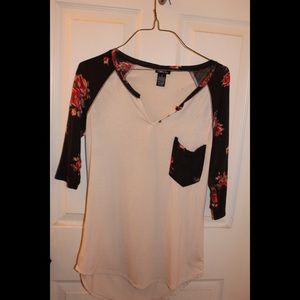 Floral print baseball tee shirt white with pocket